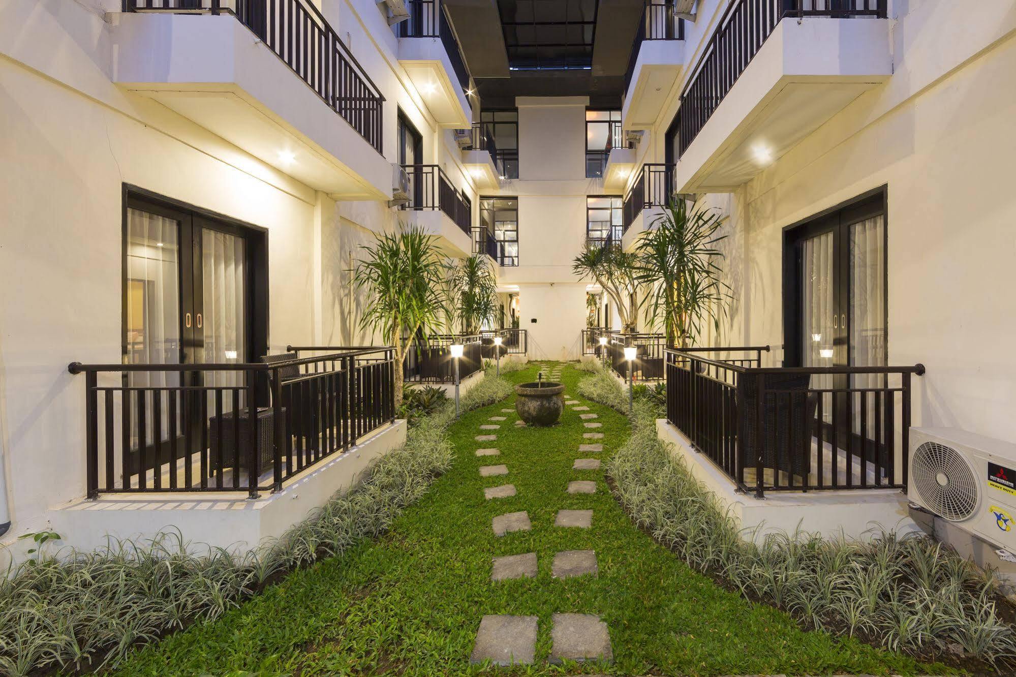 Reddoorz Plus Near Mall Bali Galeria 2 Denpasar  Ngoại thất bức ảnh