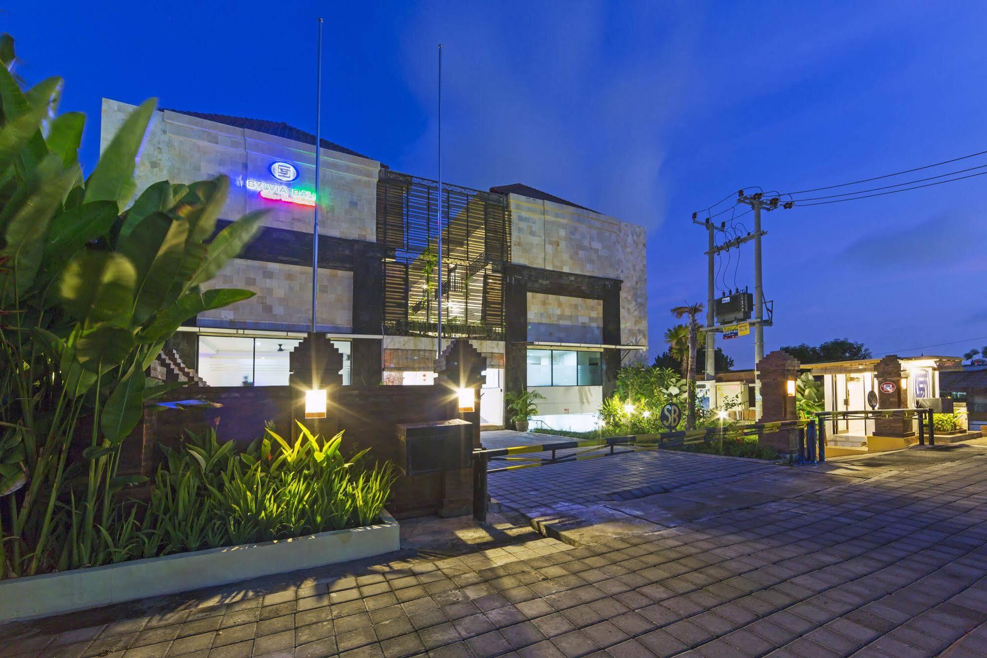 Reddoorz Plus Near Mall Bali Galeria 2 Denpasar  Ngoại thất bức ảnh